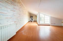 https://storage.googleapis.com/homestra-images/property-image-d5cc5e79-757e-4f8a-9493-5553e8a6c37e-1748774838.jpg