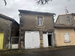 https://storage.googleapis.com/homestra-images/property-image-d96519ec-3978-4326-a179-3e6d4b523c49-1757239899.jpg