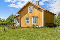 https://storage.googleapis.com/homestra-images/property-image-d9743e56-dc6f-4de0-9499-3a595bdae319-1750784973.jpg
