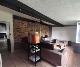 https://storage.googleapis.com/homestra-images/property-image-de7ec3c7-e34d-4617-a274-16a826f4630c-1759402049.jpg