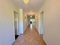 https://storage.googleapis.com/homestra-images/property-image-df2945f3-def8-4932-9f02-5055e84101e1-1758976777.jpg