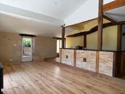 https://storage.googleapis.com/homestra-images/property-image-e24e775e-bbfe-4179-ae24-9e7f54bbaf4e-1758452680.jpg