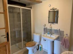 https://storage.googleapis.com/homestra-images/property-image-e29509d0-3439-4893-96b6-de111f4fa985-1750096706.jpg