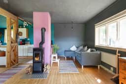 https://storage.googleapis.com/homestra-images/property-image-e398c148-7202-46df-9c00-30731c623d79-1748108365.jpg