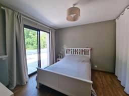 https://storage.googleapis.com/homestra-images/property-image-e4a846f5-4296-4e6a-aa64-c6d5917ce74d-1757354204.jpg