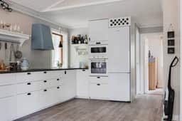 https://storage.googleapis.com/homestra-images/property-image-e626954d-370b-4489-bd44-bde9c80f0088-1749666299.jpg