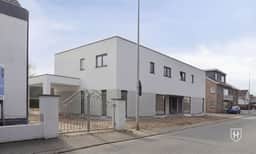 https://storage.googleapis.com/homestra-images/property-image-e7325601-f1fb-4937-9fc8-088456403b85-1776853576.jpg