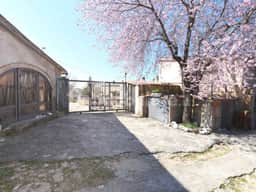 https://storage.googleapis.com/homestra-images/property-image-e760ce29-3af9-4f17-a369-2158d051dfa7-1760558152.jpg