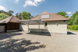 https://storage.googleapis.com/homestra-images/property-image-eb5b4a44-1291-43d7-941f-024f1d0519c7-1750010670.jpg