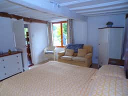 https://storage.googleapis.com/homestra-images/property-image-ed186a46-5d43-49a2-bf38-eb51b11f10e7-1759947006.jpg