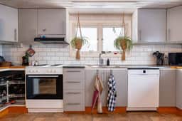 https://storage.googleapis.com/homestra-images/property-image-f0c7e324-c0cb-4414-a85f-49c1943895c3-1755964982.jpg