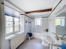 https://storage.googleapis.com/homestra-images/property-image-f3c0cec7-aef8-4634-9eef-a74ddba686fe-1753463681.jpg