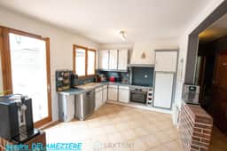 https://storage.googleapis.com/homestra-images/property-image-f4c861d2-c0bc-47e8-ac0c-a625039ad8c6-1755021231.jpg