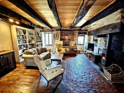 https://storage.googleapis.com/homestra-images/property-image-f749d962-236c-4415-89cd-b869511f44f2-1752601078.jpg
