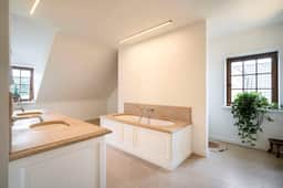 https://storage.googleapis.com/homestra-images/property-image-f858ffcd-ad71-471c-b9a3-ab3306cfdd3a-1786271650.jpg
