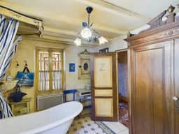 https://storage.googleapis.com/homestra-images/property-image-fc92bb28-2ae7-49a6-8d91-1eec109397d7-1752257889.jpg
