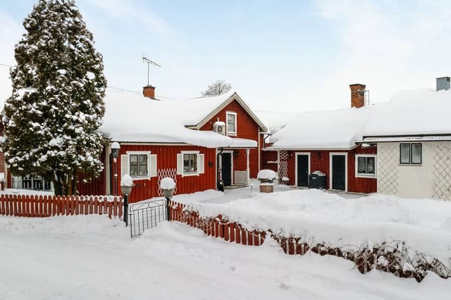 Front view of the estate