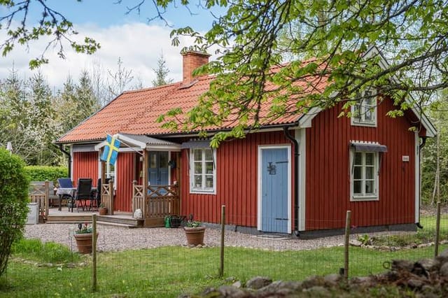 Exterior view of Lönsås 260