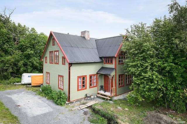Front view of Månsåsen 806