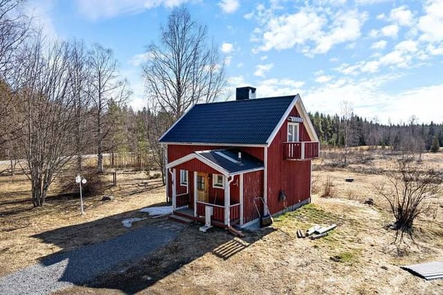 Front view of the country home