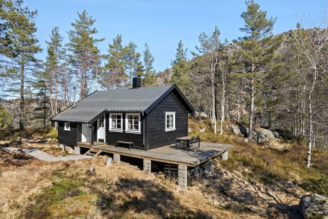 Exterior view of the cabin