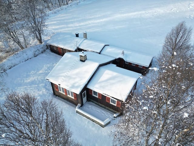 Welcome to Ustedalen 347, a property presented by EiendomsMegler 1 Fjellmegleren.