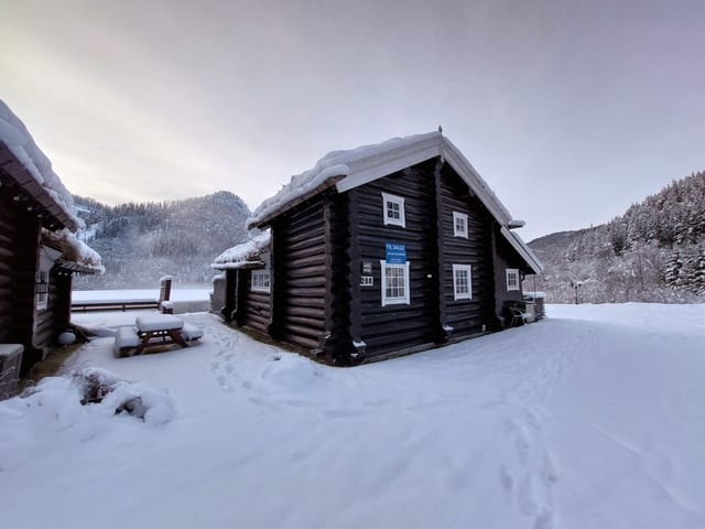 Cabin with owned plot - corner lot / cul-de-sac