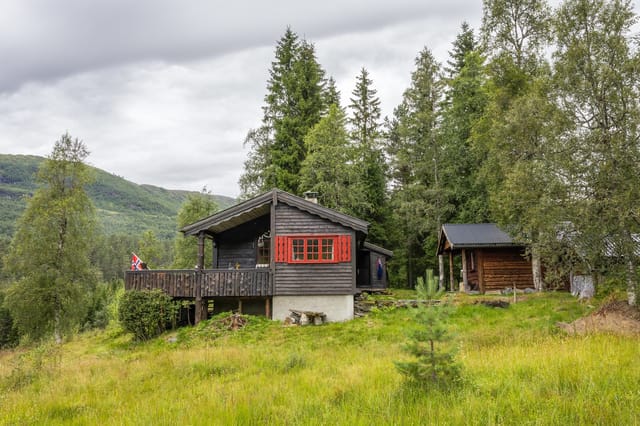 Privatmegleren v/ Synnøve Karlsbakk presents Raunelivegen 11.
