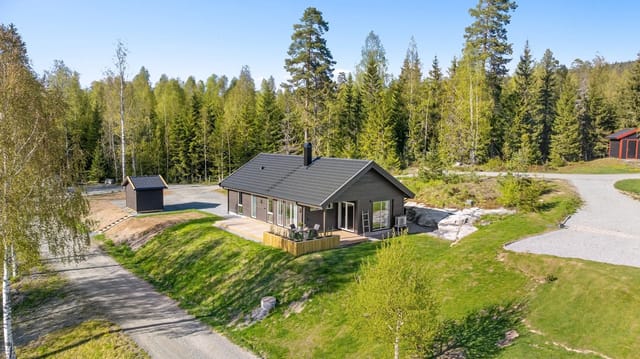Welcome to Bogvegen 42! A cozy holiday property with an idyllic location at Bogen by Hurdalsjøen.