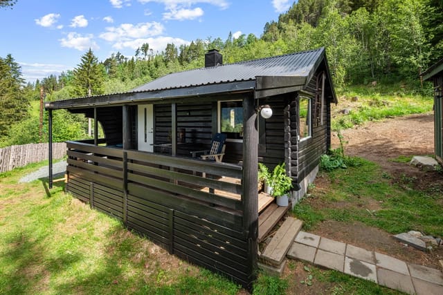 Welcome to Høydalsvegen 11 - a cozy and beautifully renovated cabin from 1950.