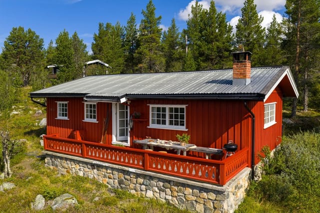Charming traditional cabin built around 1970