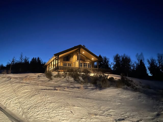 Exterior view of the cabin