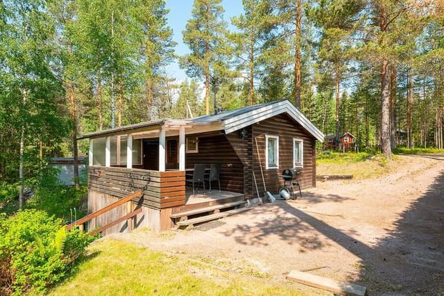 Cottage exterior view