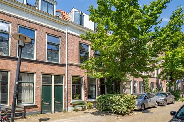 View photo 1 of Adriaanstraat 44