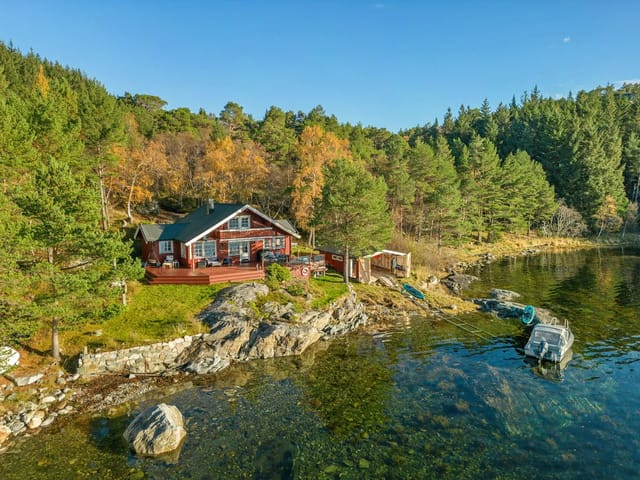 Fantastic leisure property by the water, about 1.5 hours from Trondheim - boathouse