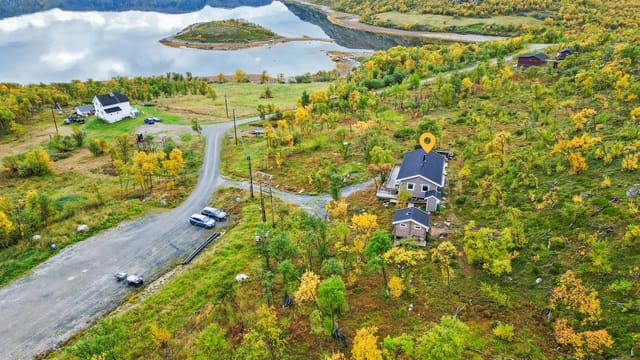 Welcome to Valenveien 281 - Beautiful holiday home with views and boat mooring