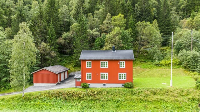 Welcome to Rørosveien 1904 - a beautiful detached house with a scenic location!