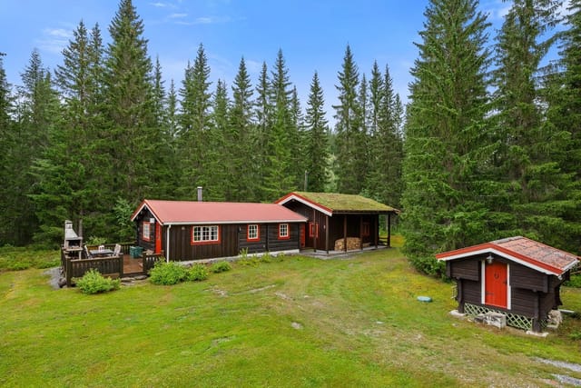 Welcome to Røsbjørgveien 470 and this idyllic leisure property!