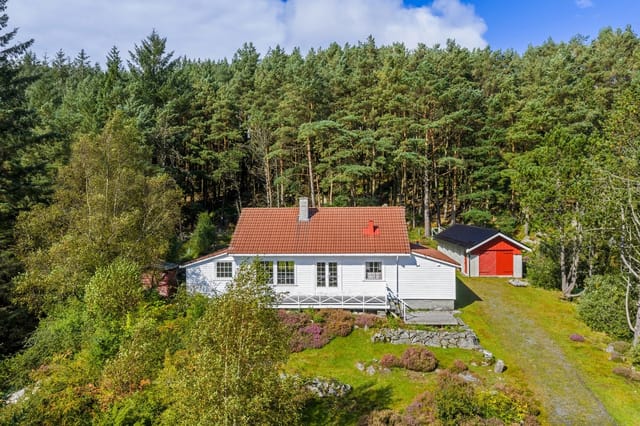 Welcome to Grønnestadvegen 393 - presented by real estate agent Lars Erik Sørgård at Aktiv Eiendomsmegling!