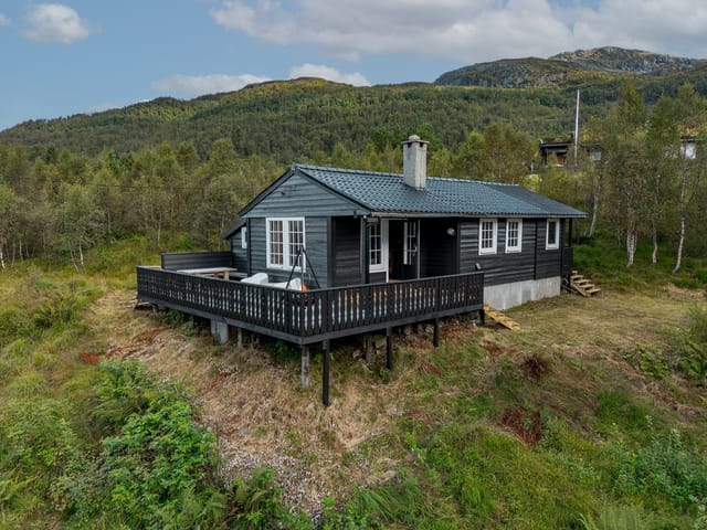 Front view of the cabin at Byrkjesetevegen 272