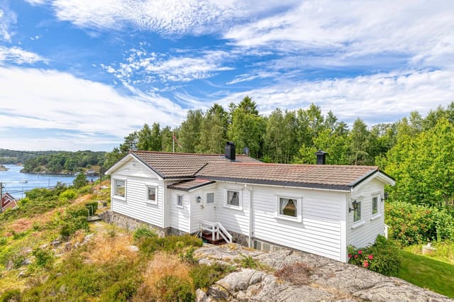 Welcome to Kystveien 440! The leisure property is presented by Andre Sandvik at Aktiv Eiendomsmegling Kristiansand