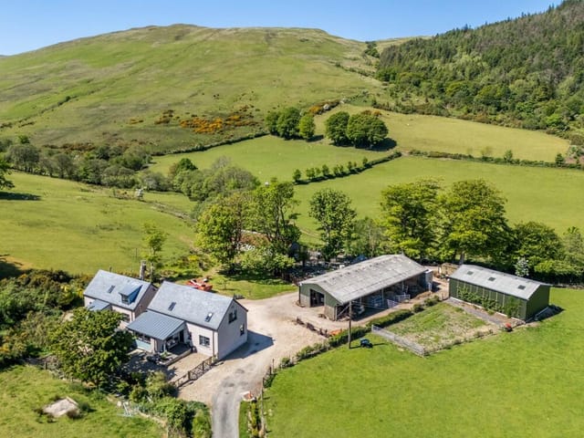 Main view of West Glensherraig Farm & Strathaulder