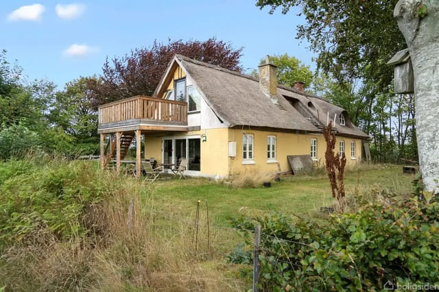 Front view of the villa at Overmark 4, Vesløs