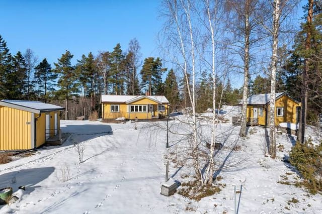 Front view of the cottage