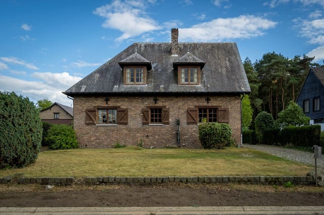 Front view of Veldstraat 56