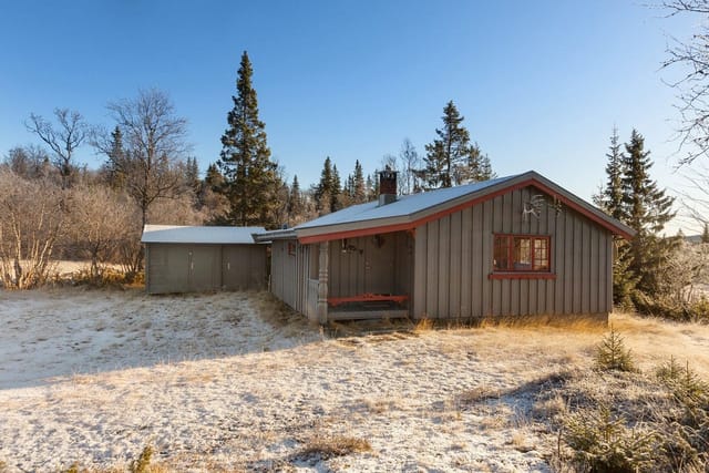 Front view of the cabin property