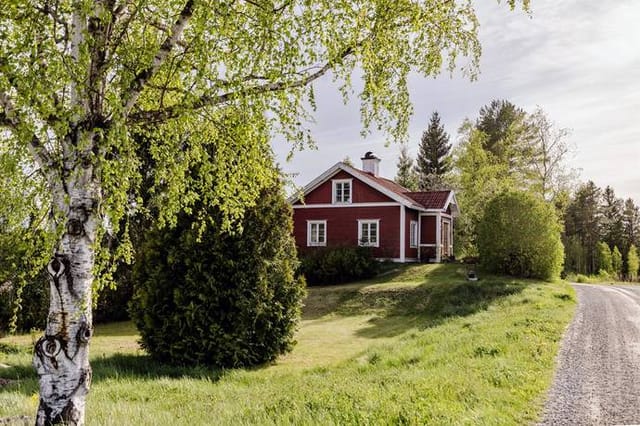 Front view of the cottage