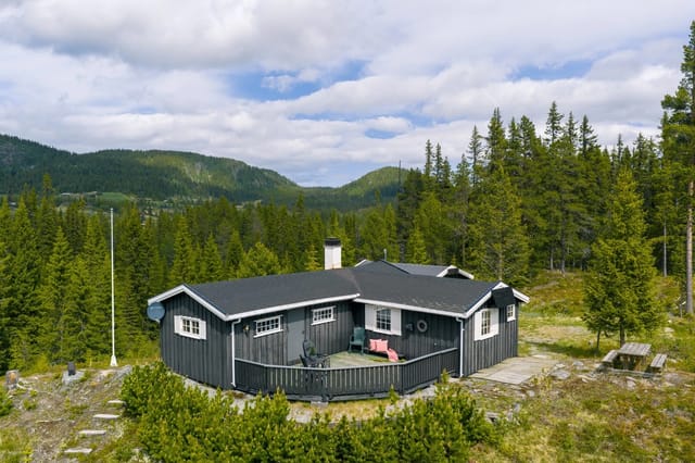Welcome to a classic cabin surrounded by beautiful nature and close to mountains, fishing lakes, and hiking trails.