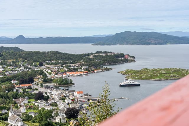 Welcome to Åsheimsvegen 110 - leisure property with Skånevik's finest view