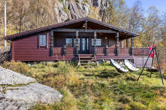 Welcome to Øvre Eigelandsdalen 24 - A charming cabin located in scenic surroundings at Helleland.